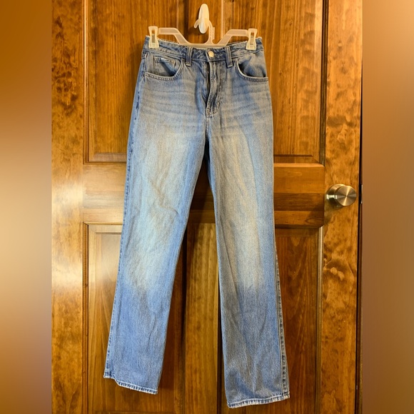 Hollister Denim - Women’s Hollister 00R w24R Ultra high rise 90s straight jeans